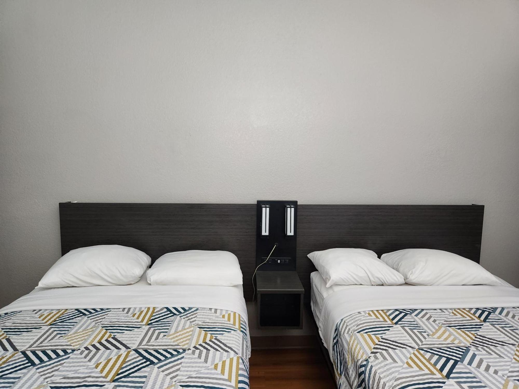 Baymont By Wyndham San Antonio Airport Hotel Exterior photo