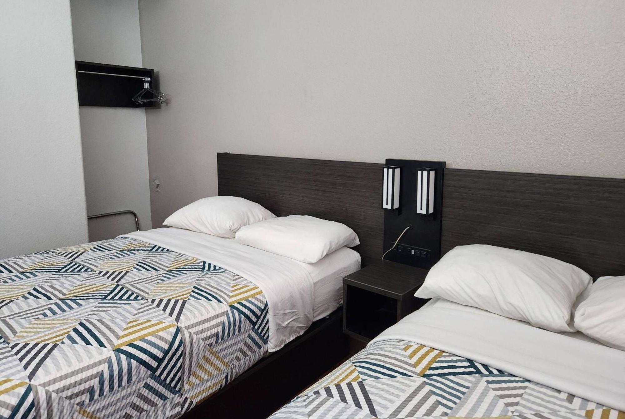 Baymont By Wyndham San Antonio Airport Hotel Exterior photo